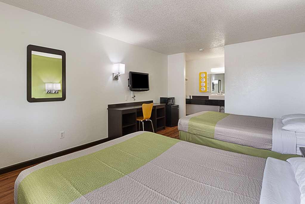 Motel 6 Chattanooga East Room photo